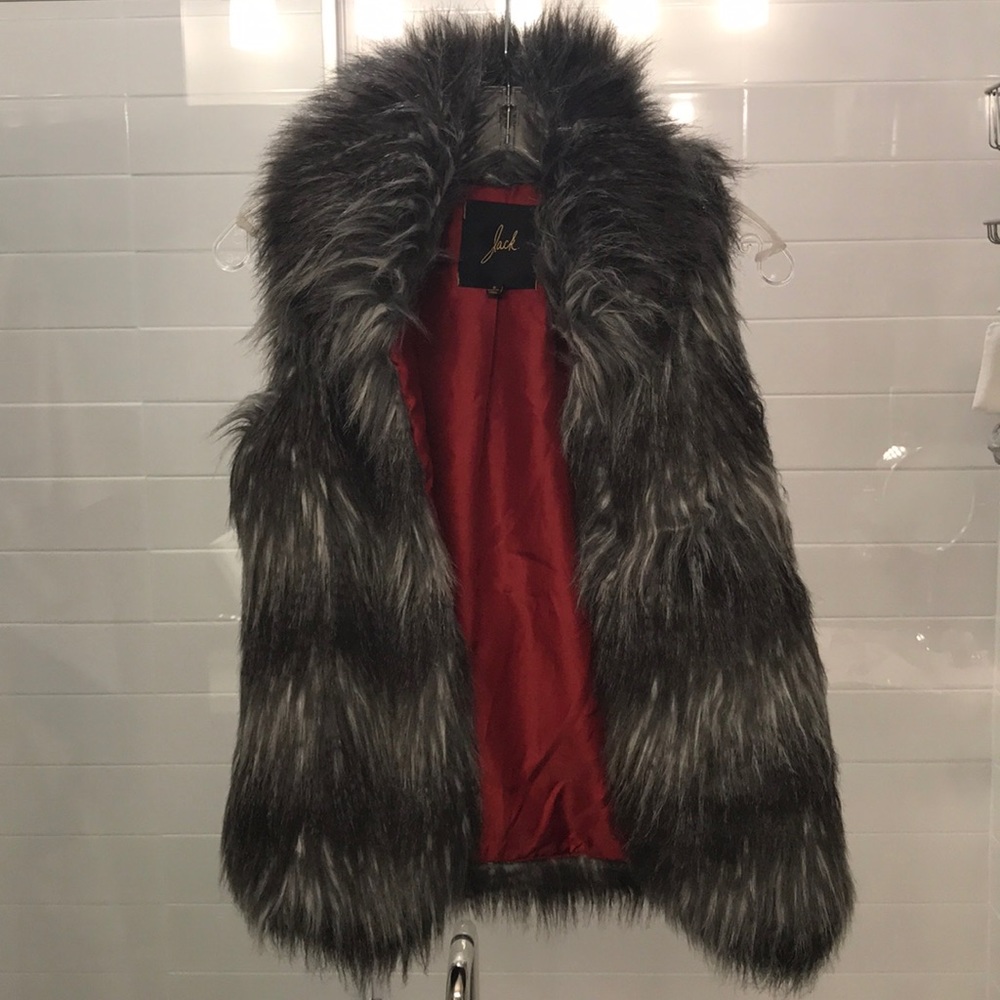 Jack boutique faux fur vest inside 100% polyester